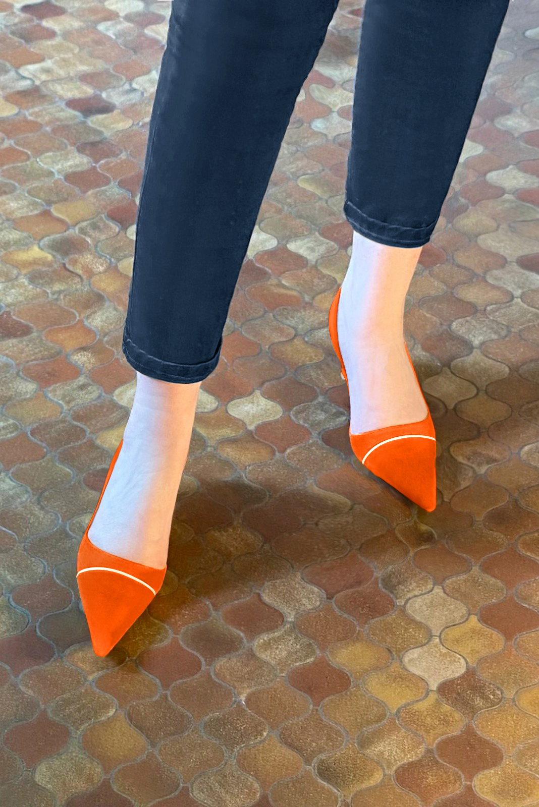 Clementine orange and gold women's slingback shoes. Pointed toe. Medium spool heels. Top view - Florence KOOIJMAN